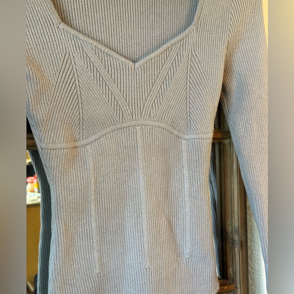 NWT Abercrombie & Fitch Ribbed Long Sleeve Bodysuit Small Taupe Sweetheart Neck - Picture 3 of 8
